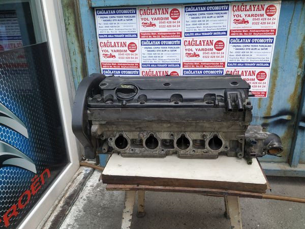 Peugeot 406 2.0 benzinli silindir kapağı